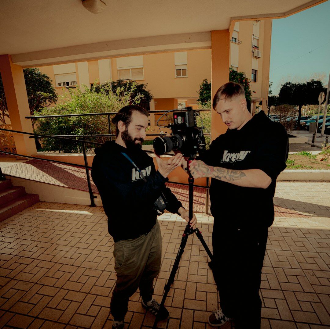 Brazilian male audio engineering instructor